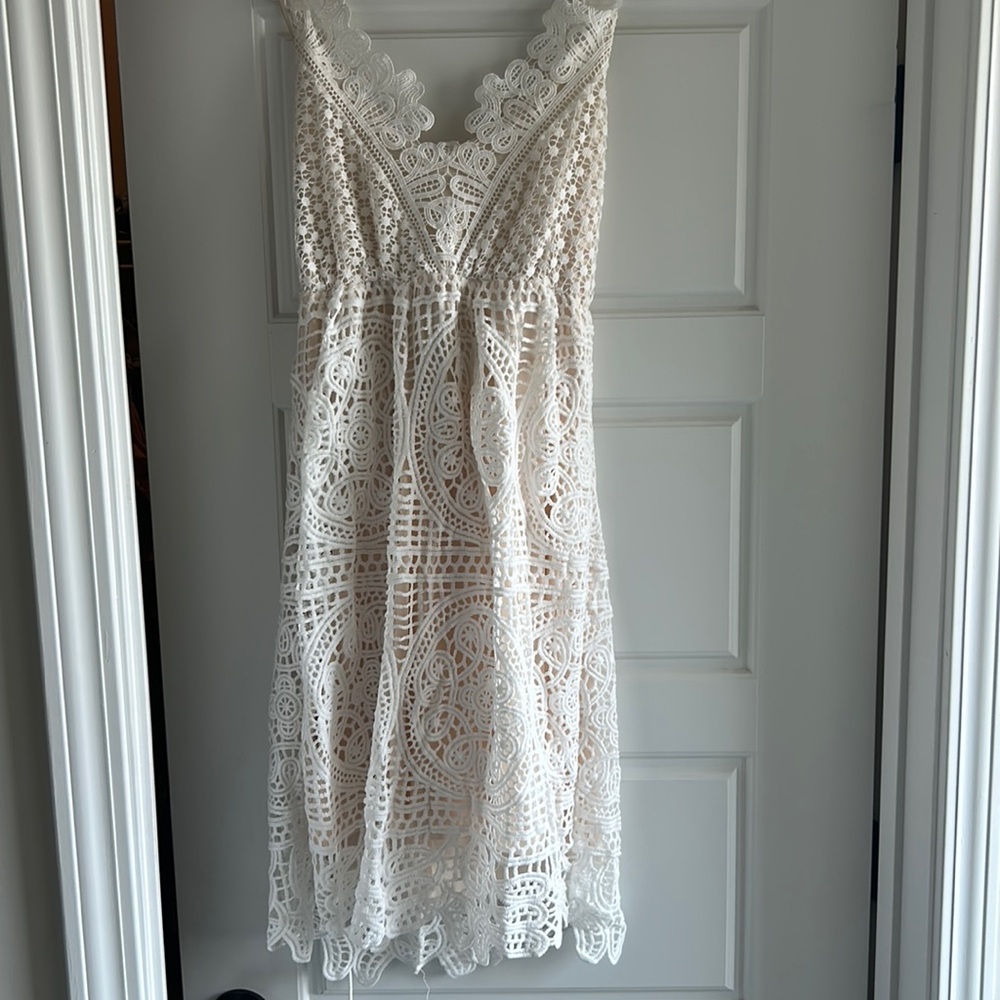 Crochet dress with nude lining